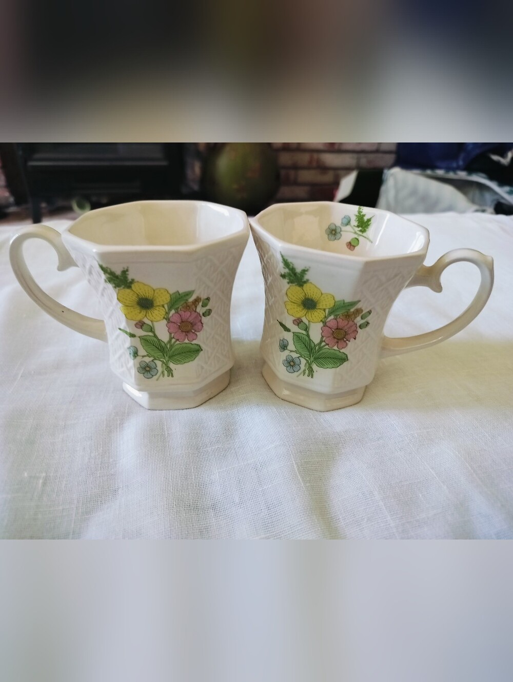 Vintage Sadler England Octagonal Mugs | Embossed Basket-Weave Floral Set of 2